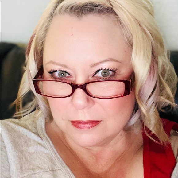 Meet your Posher, Shannon - Picture 1 of 1